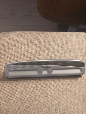 Swingline Silver 3-Hole Punch A7074952